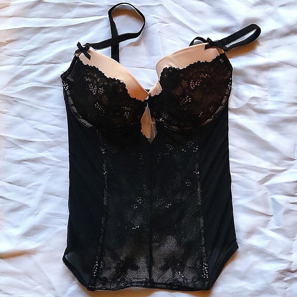 Lingerie, Victoria's secret 32D - Picture 1 of 5